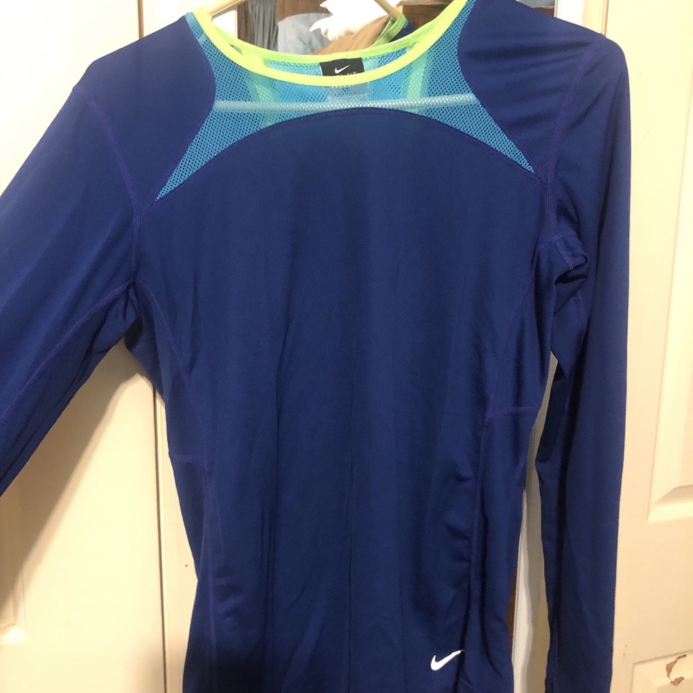 NIKE DRY FIT SHIRT
